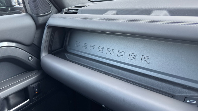 Land Rover Defender 3.0 D350 X-Dynamic HSE 90 3dr Auto Diesel Estate - Image 23